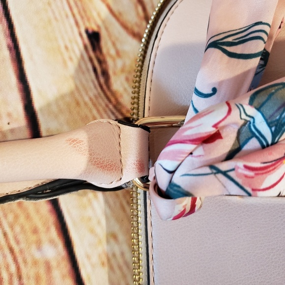 Kelly & Katie Purse - Picture 6 of 8